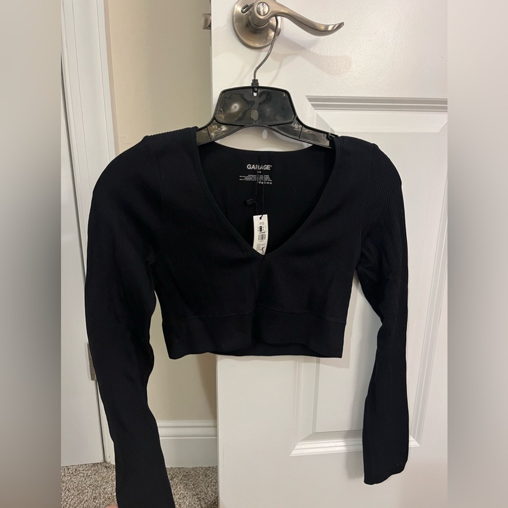 Black long sleeve crop top from garage 🖤